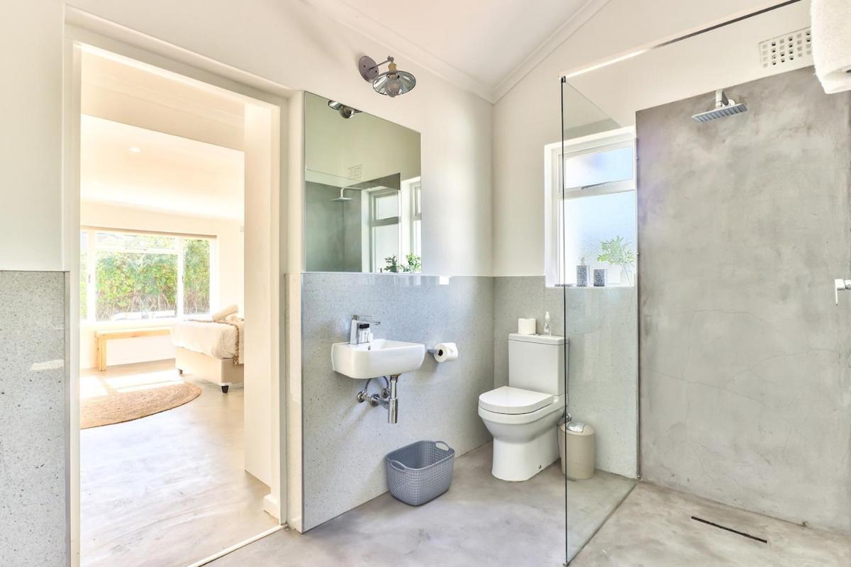 Vakantiehuis Family Home, Wifi, Patio, Secure Parking *