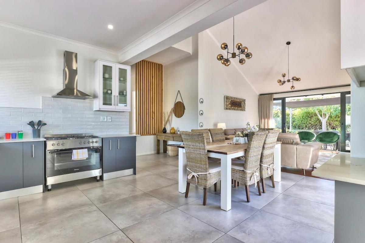 Vakantiehuis Family Home, Wifi, Patio, Secure Parking